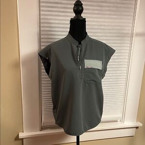 Figs Cap sleeve Women's Top in greenish grey size XS